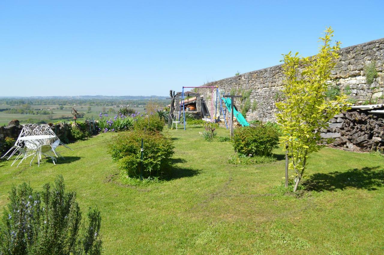 Le Prieure Bed and Breakfast Saint-Pey-de-Castets Εξωτερικό φωτογραφία