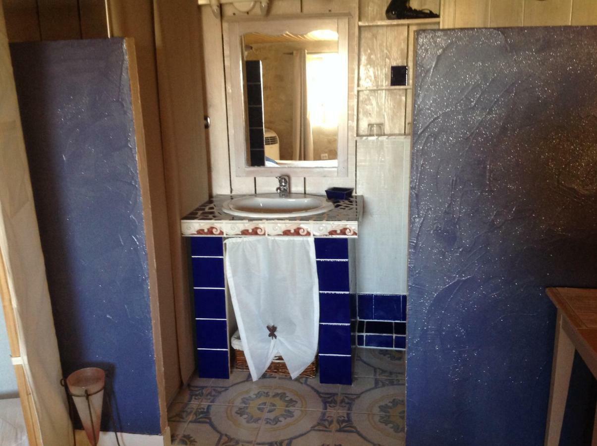 Le Prieure Bed and Breakfast Saint-Pey-de-Castets Εξωτερικό φωτογραφία